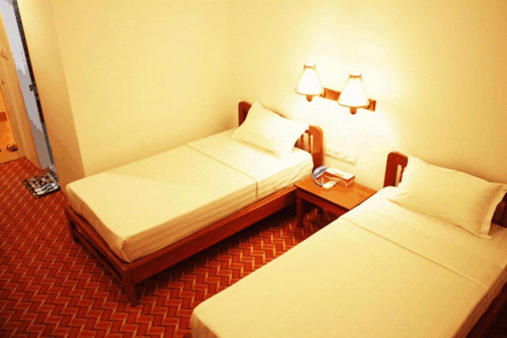 Raza Gyo Hotel Bagan Extérieur photo