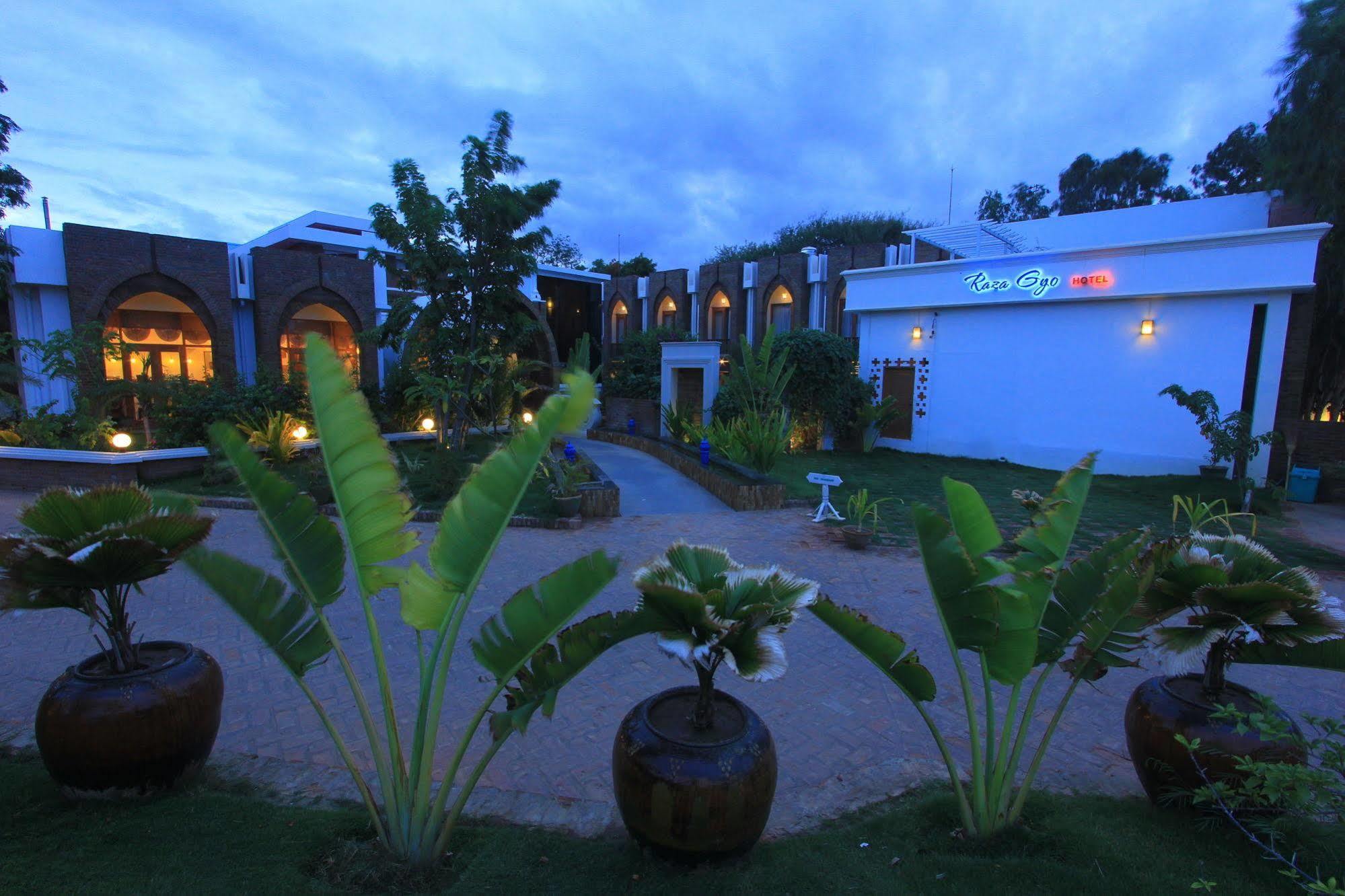 Raza Gyo Hotel Bagan Extérieur photo