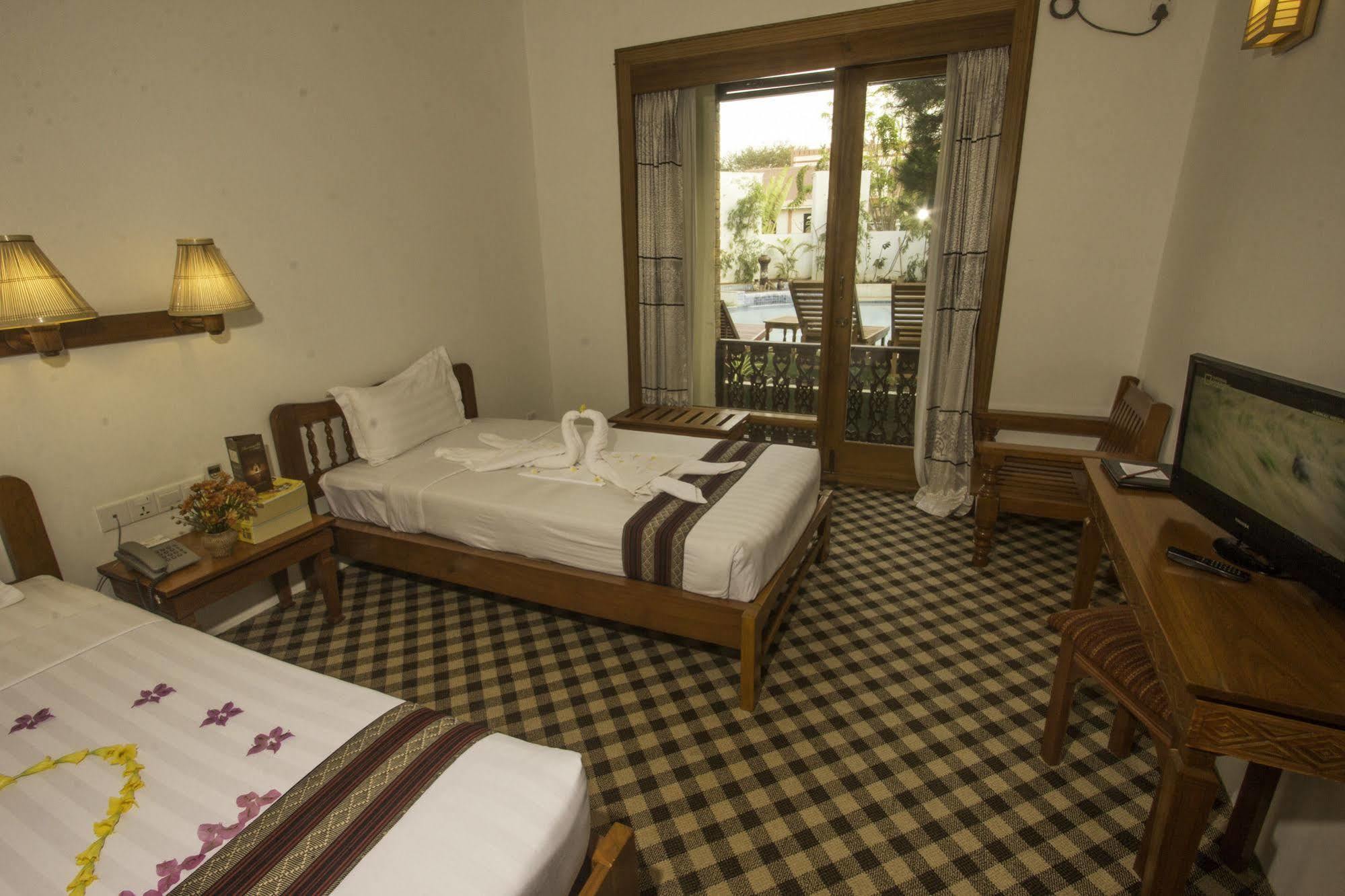 Raza Gyo Hotel Bagan Extérieur photo