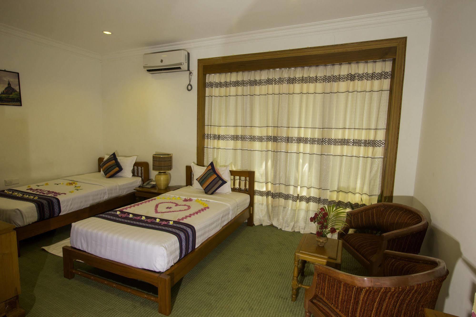 Raza Gyo Hotel Bagan Extérieur photo