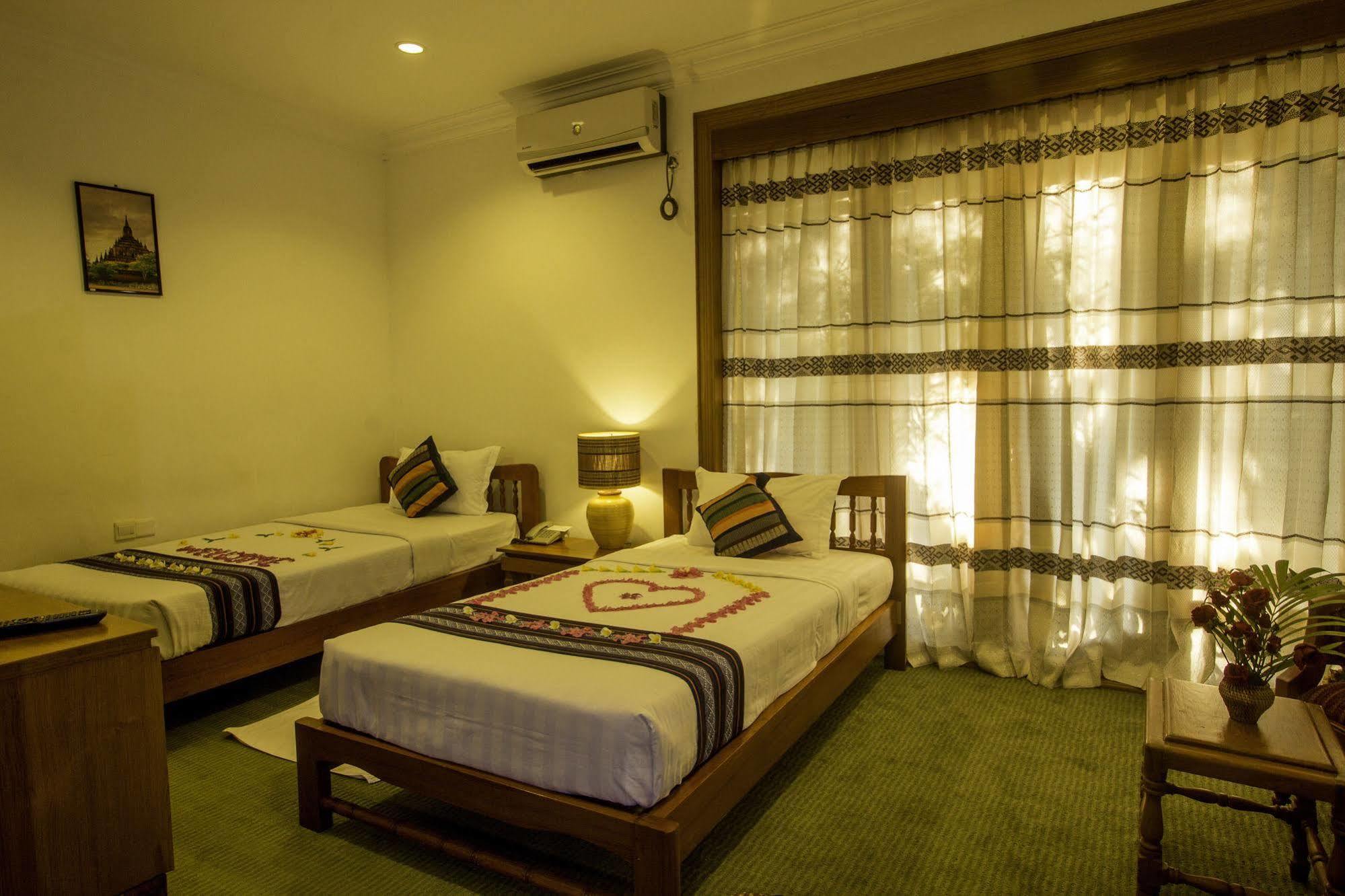 Raza Gyo Hotel Bagan Extérieur photo